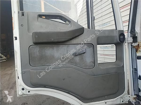 Pièces poids lourds Iveco Porte 8143067 pour...