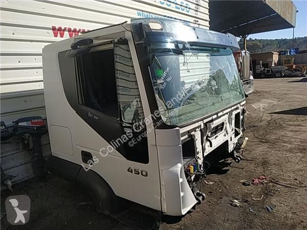 قطع غيار الآليات الثقيلة Iveco Cabine 504287244...