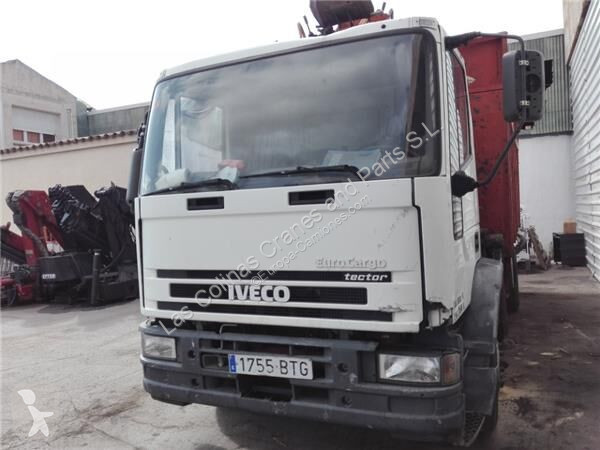 قطع غيار الآليات الثقيلة Iveco Cabine 504019584...