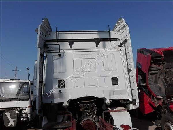 قطع غيار الآليات الثقيلة Iveco Cabine 504061678...
