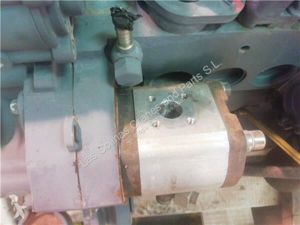 قطع غيار الآليات الثقيلة  Pompe hydraulique...