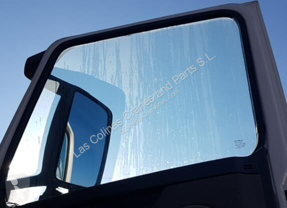 قطع غيار الآليات الثقيلة Volvo Vitre latérale...