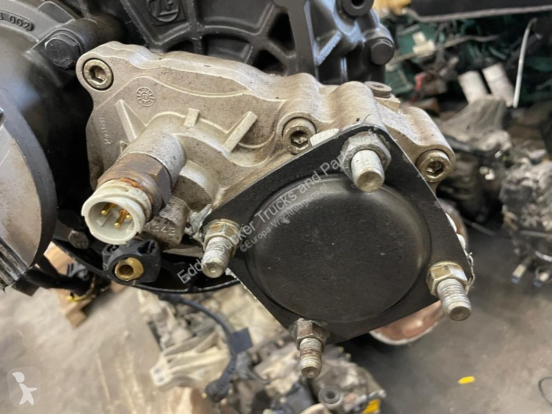 قطع غيار الآليات الثقيلة Renault 7421117210 ZF...