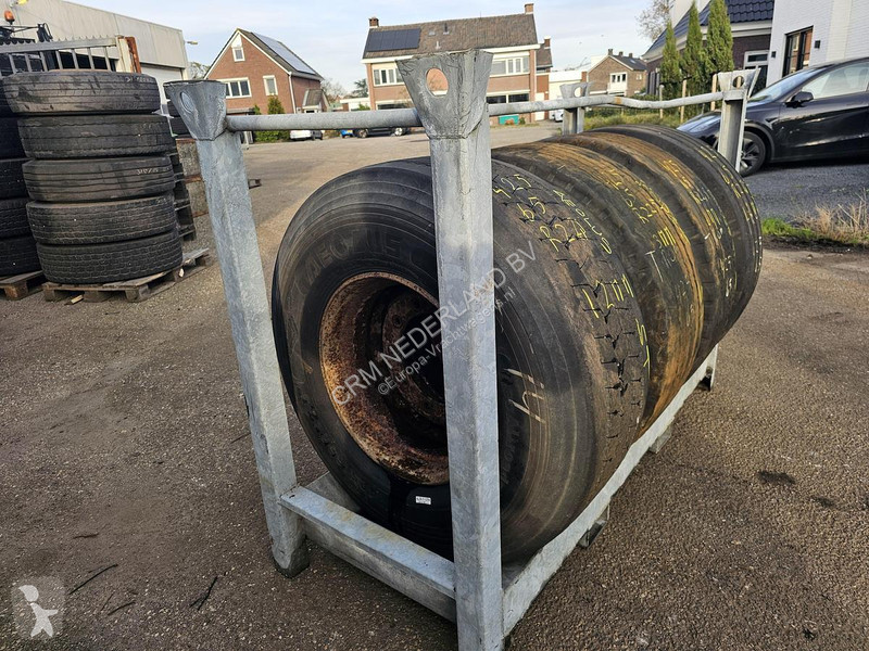 Vrachtwagenonderdelen Bridgestone TRAILER BAND...