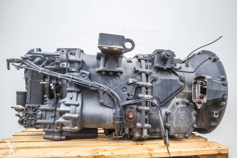 قطع غيار الآليات الثقيلة MAN 12+2GZ3000OD+VOITH...