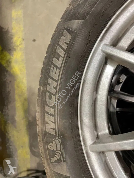 قطع غيار الآليات الثقيلة Michelin *205/55 R16