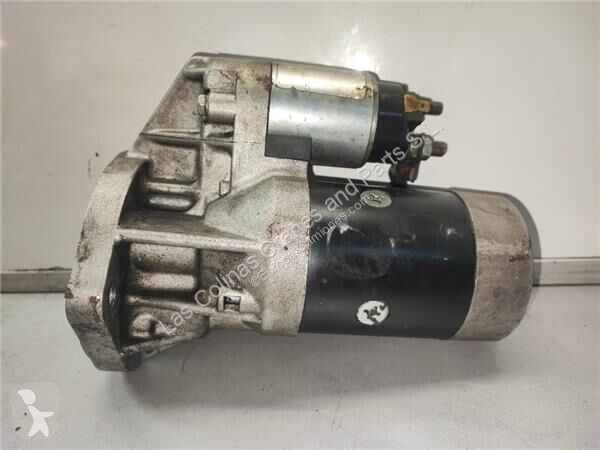 قطع غيار الآليات الثقيلة Nissan oteur 0 986 022...
