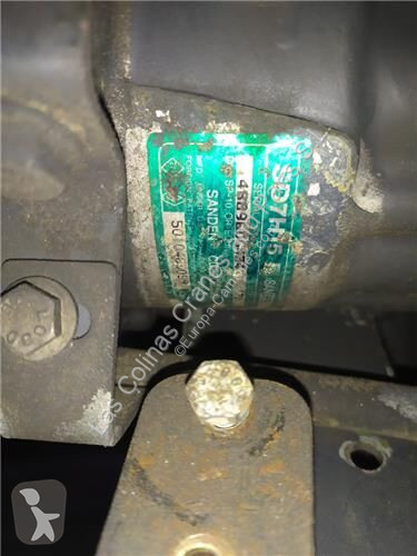 Pezzi di ricambio per mezzi pesanti Renault...