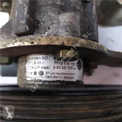قطع غيار الآليات الثقيلة Nissan Pompe de...