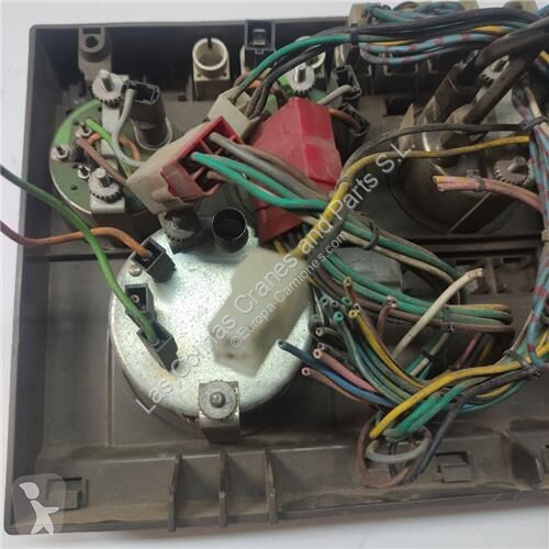 قطع غيار الآليات الثقيلة Iveco Tableau de bord...