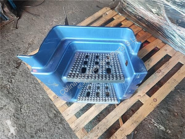 قطع غيار الآليات الثقيلة Iveco Marchepied...