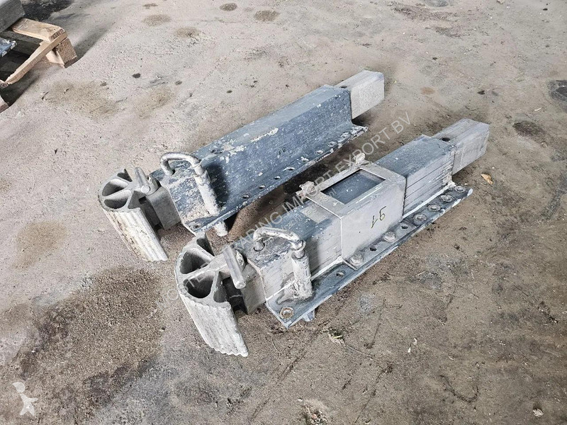 قطع غيار الآليات الثقيلة Jost Aluminum trailer...