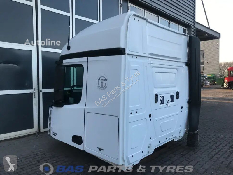 قطع غيار الآليات الثقيلة Mercedes