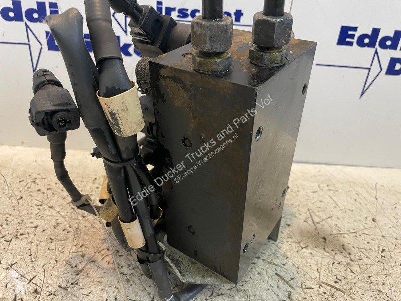 قطع غيار الآليات الثقيلة DAF 1450336-1981282...