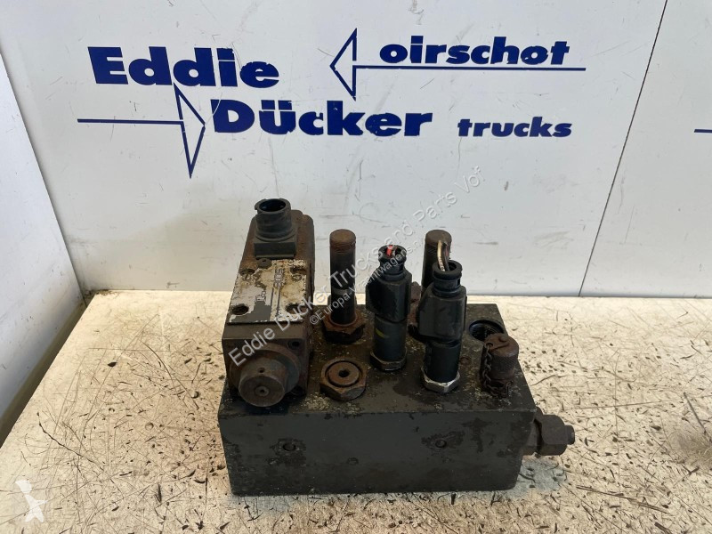 قطع غيار الآليات الثقيلة DAF 1450336-1981282...
