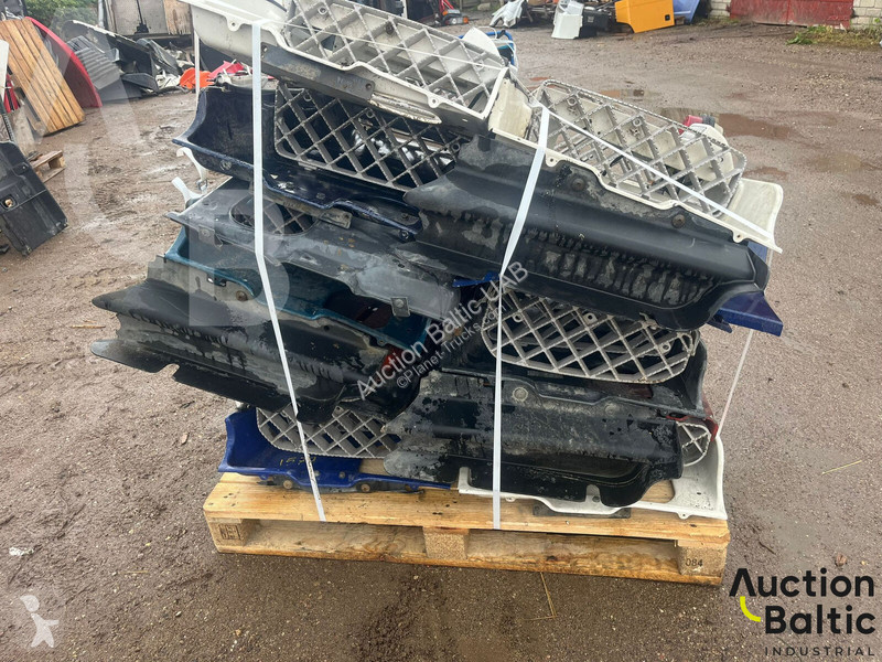 قطع غيار الآليات الثقيلة Scania steps