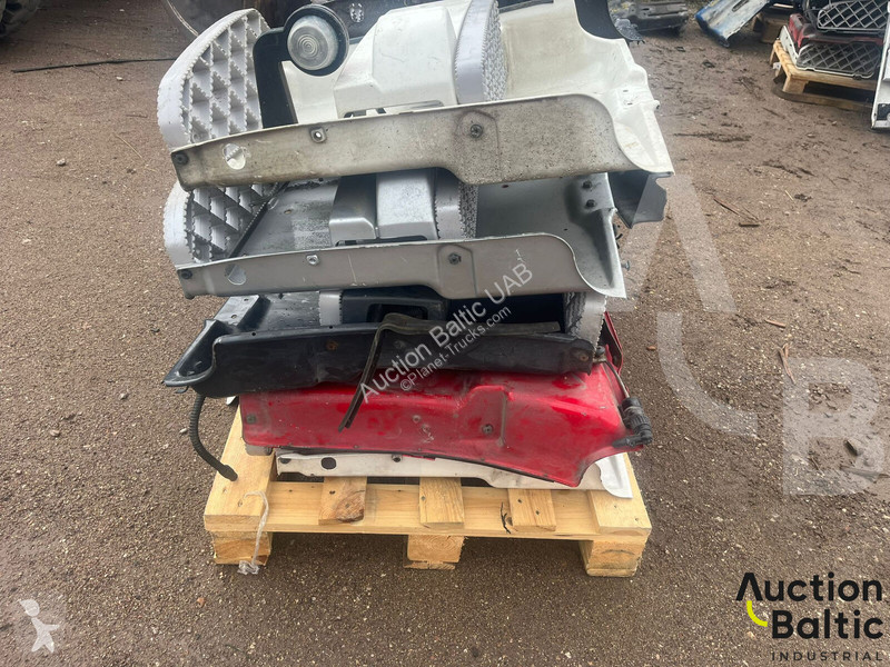 قطع غيار الآليات الثقيلة Scania steps