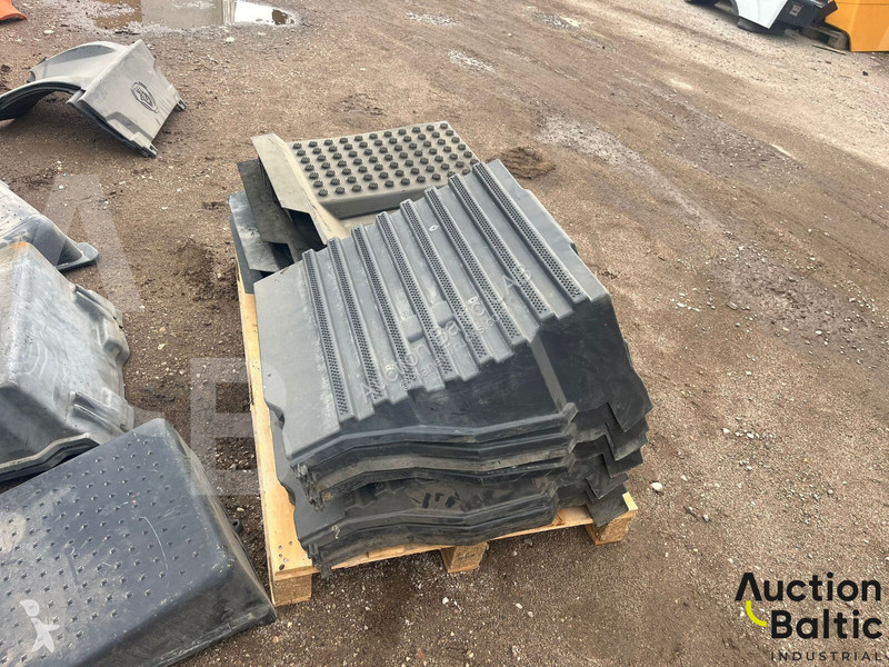 قطع غيار الآليات الثقيلة Scania Truck battery...