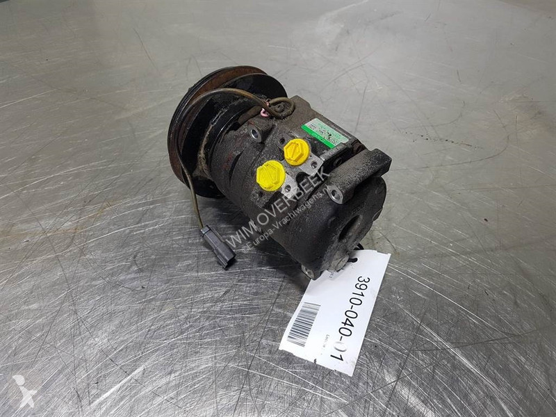 Pezzi di ricambio per mezzi pesanti Komatsu...