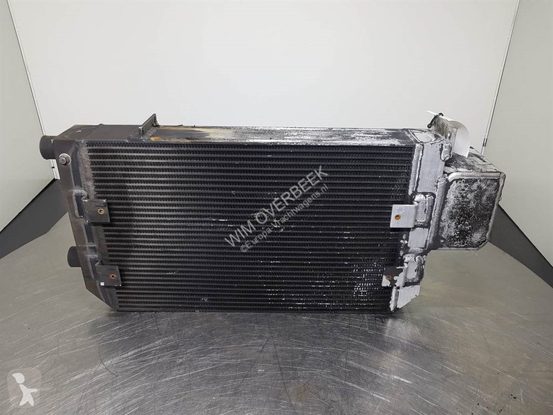 قطع غيار الآليات الثقيلة Yanmar V80...