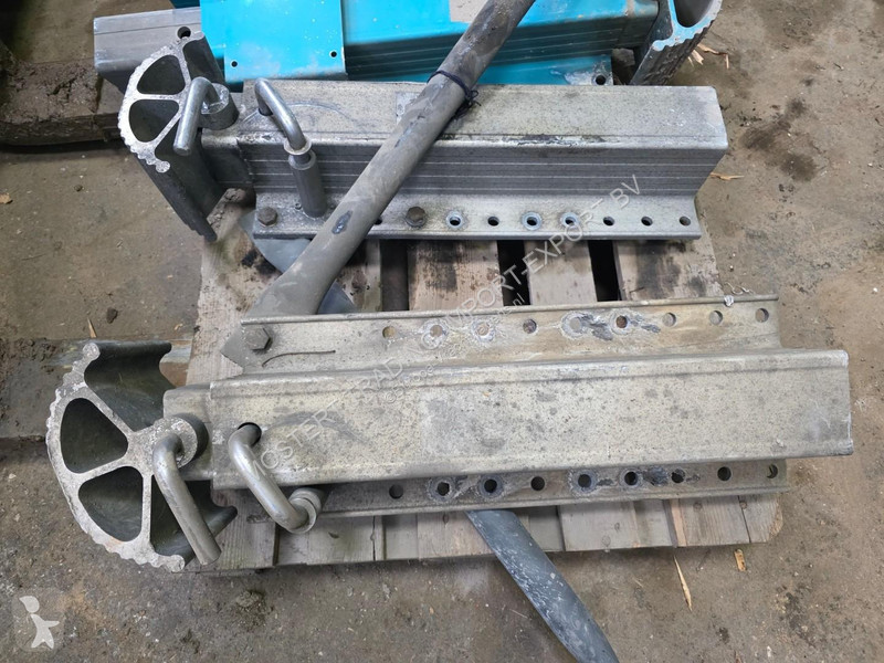 قطع غيار الآليات الثقيلة Jost Aluminum trailer...