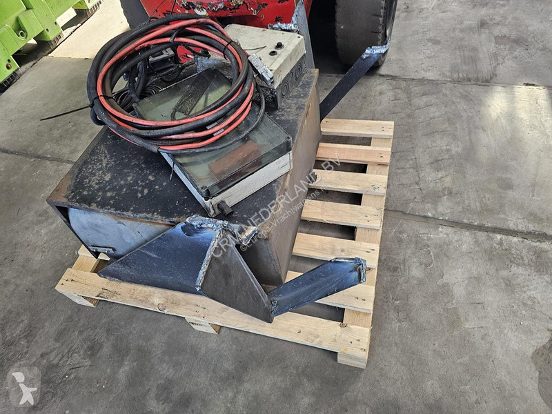 Bedrijfswagen  ELECTRIC HYDRAULIC TIP UNIT - 24...