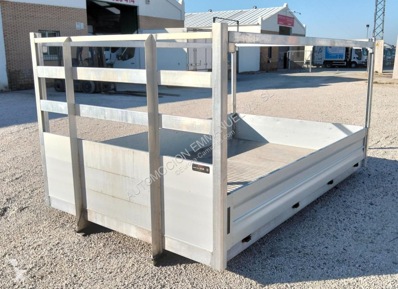 قطع غيار الآليات الثقيلة   CAJA DE ALUMINIO
