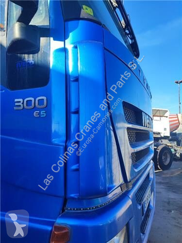 قطع غيار الآليات الثقيلة Iveco Panneau d'angle...