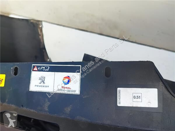 قطع غيار الآليات الثقيلة Peugeot Calandre...