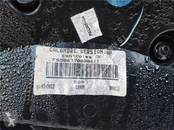 قطع غيار الآليات الثقيلة Renault Calandre...