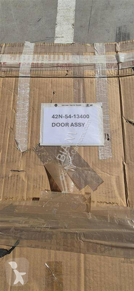 قطع غيار الأشغال العمومية Komatsu DOOR ASSY...