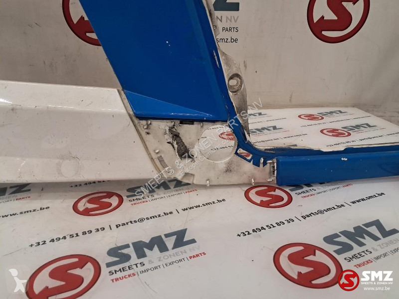 قطع غيار الآليات الثقيلة MAN Occ bumperhoek...