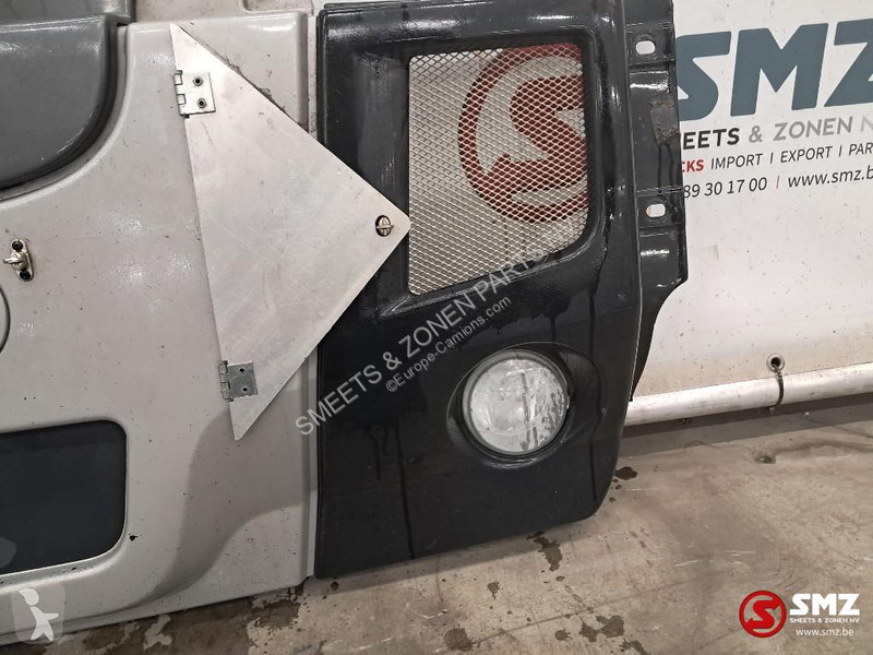 قطع غيار الآليات الثقيلة Renault Occ voorbumper...