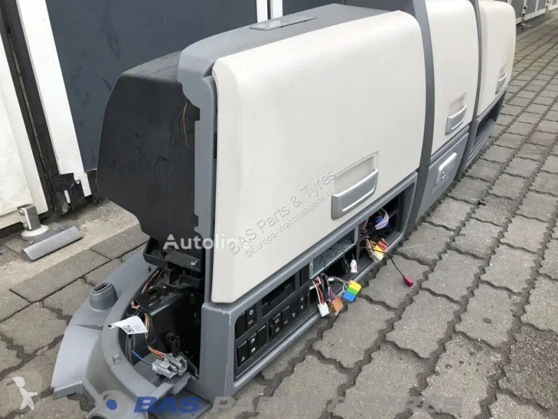 قطع غيار الآليات الثقيلة Renault T-Serie...