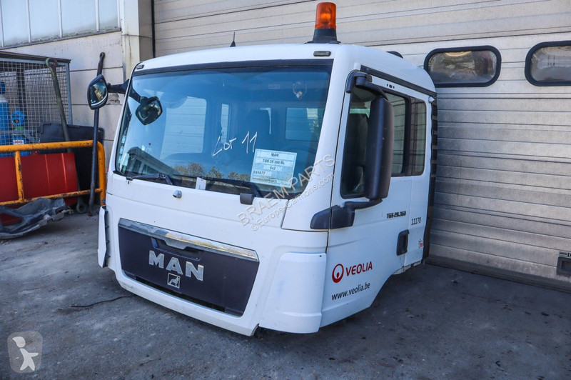 قطع غيار الآليات الثقيلة MAN F99L17  81.60000-7838