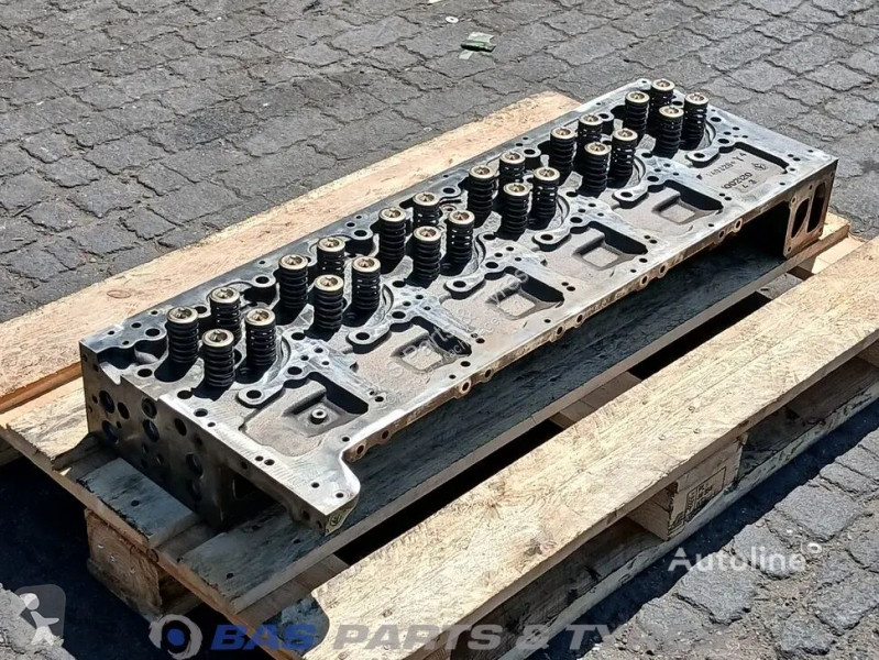 قطع غيار الآليات الثقيلة Volvo Cylinderhead...