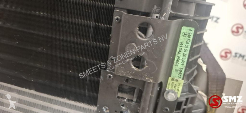 قطع غيار الآليات الثقيلة Mercedes Radiator +...