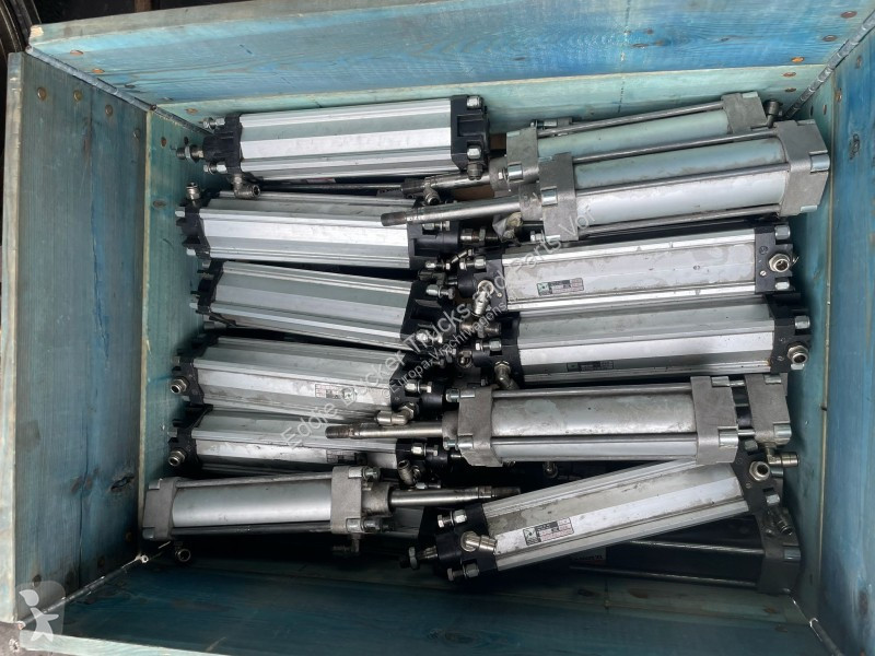 قطع غيار الآليات الثقيلة  PNEUMAX PNEUMATISCHE...
