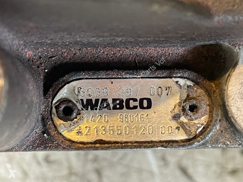 قطع غيار الآليات الثقيلة Iveco 42557282...