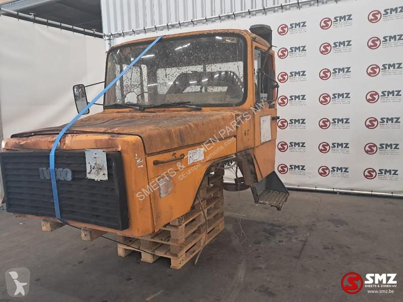قطع غيار الآليات الثقيلة Iveco Occ Cabine Iveco...