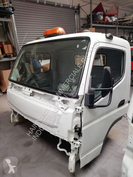 قطع غيار الآليات الثقيلة Mitsubishi Fuso CANTER...