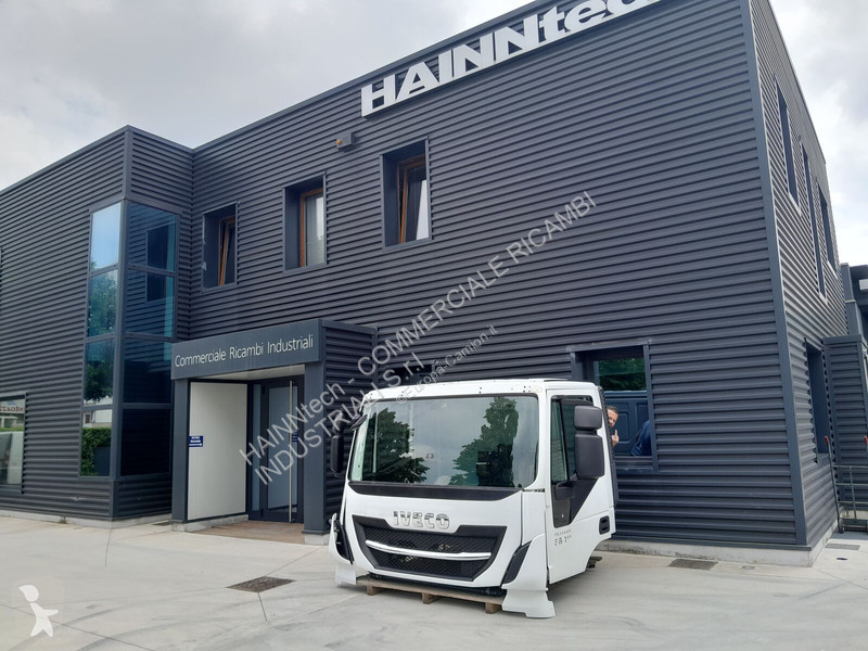 قطع غيار الآليات الثقيلة Iveco STRALIS TRAKKER...
