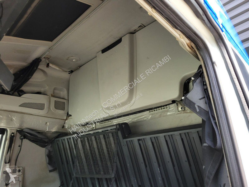Pezzi di ricambio per mezzi pesanti Iveco...
