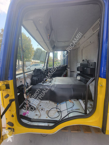 قطع غيار الآليات الثقيلة Iveco STRALIS TRAKKER...