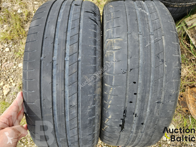 قطع غيار الآليات الثقيلة  with rims