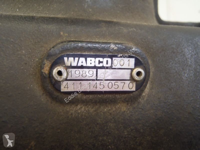 Pièces poids lourds  4111450570 COMPRESSOR D0826GF