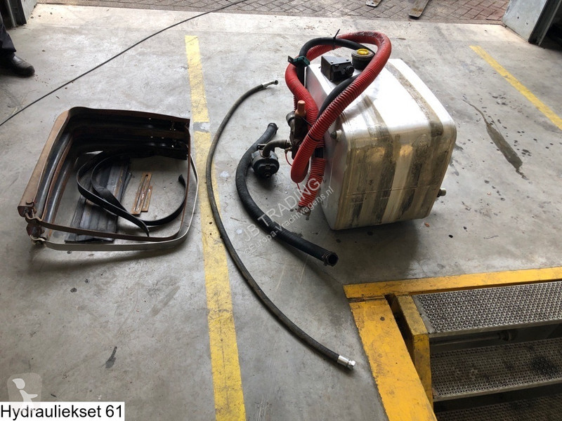 Reservdelar lastbilar Universeel Pump, tank,...