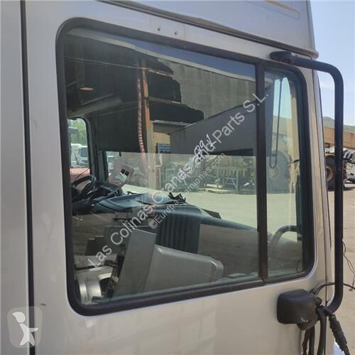 Reservdelar lastbilar DAF Porte pour tracteur...