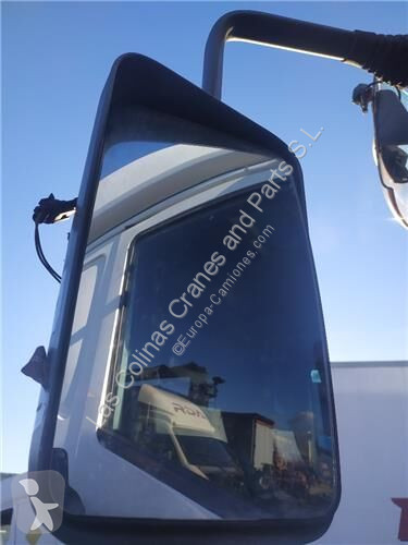 Reservdelar lastbilar Iveco Vitre latérale pour...