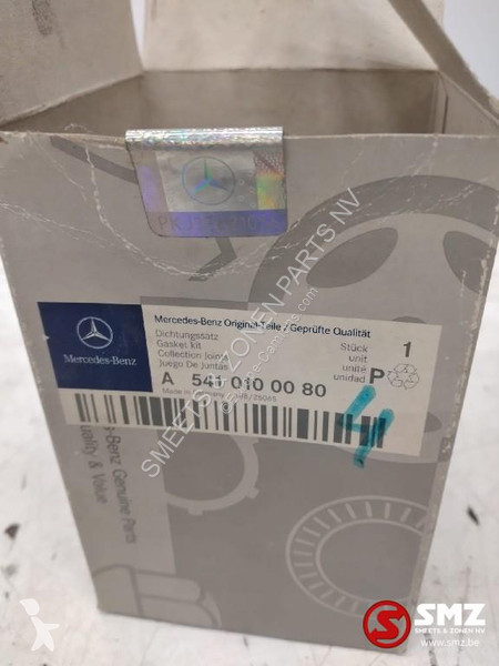 Náhradní díly pro kamiony Mercedes Lot van 23...